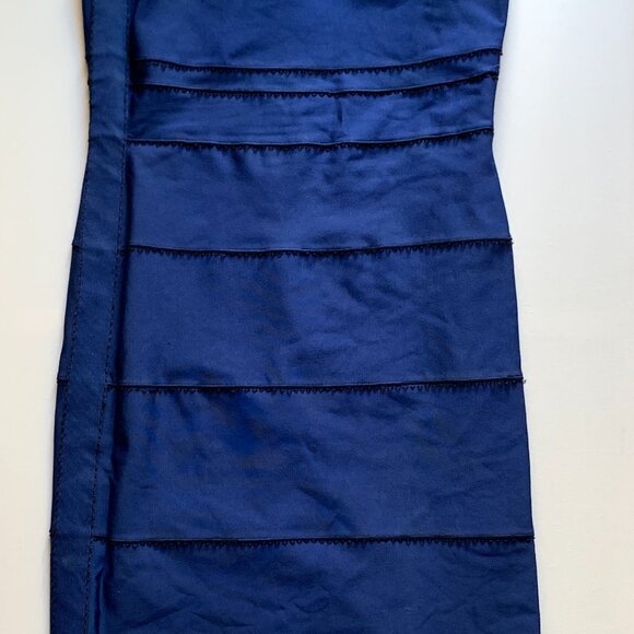 Reversible Bandage Dress in Blue/Black - Picture 3 of 7
